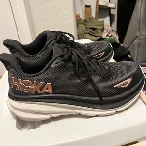 Black and Rose Gold Hoka Clifton 9 Size 8